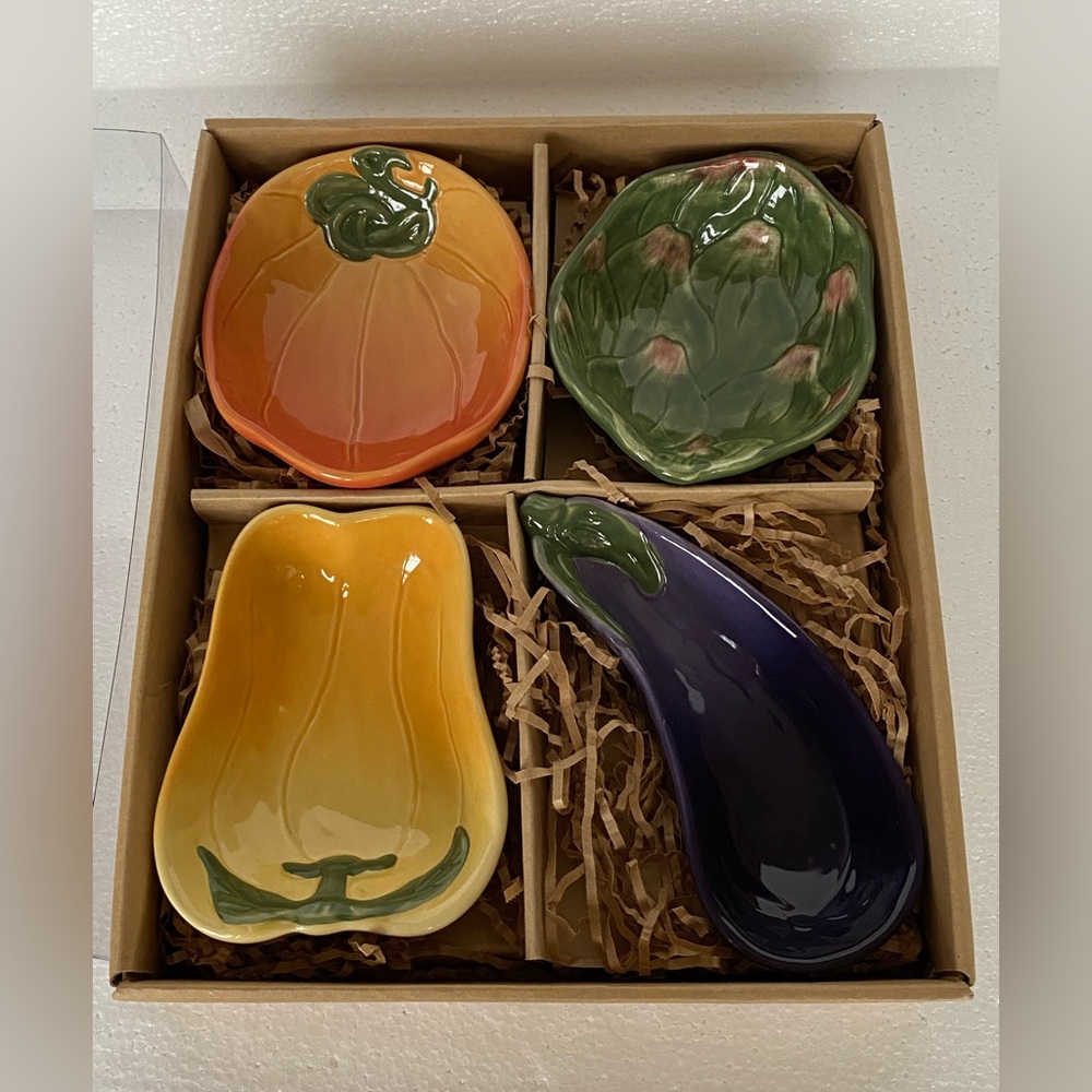 Williams Sonoma Jardin Potager Set Of 4 Hand Painted Vegetable Dipping Bowls